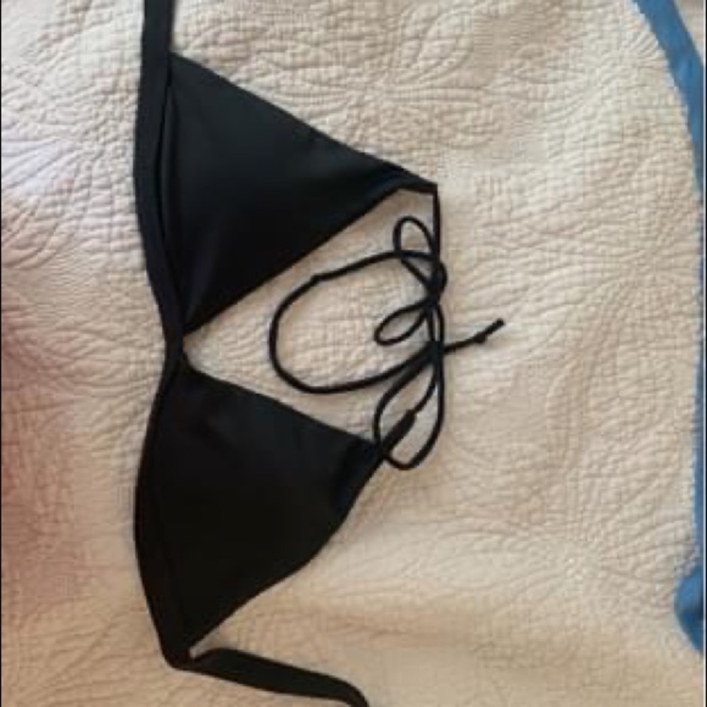Black bikini top